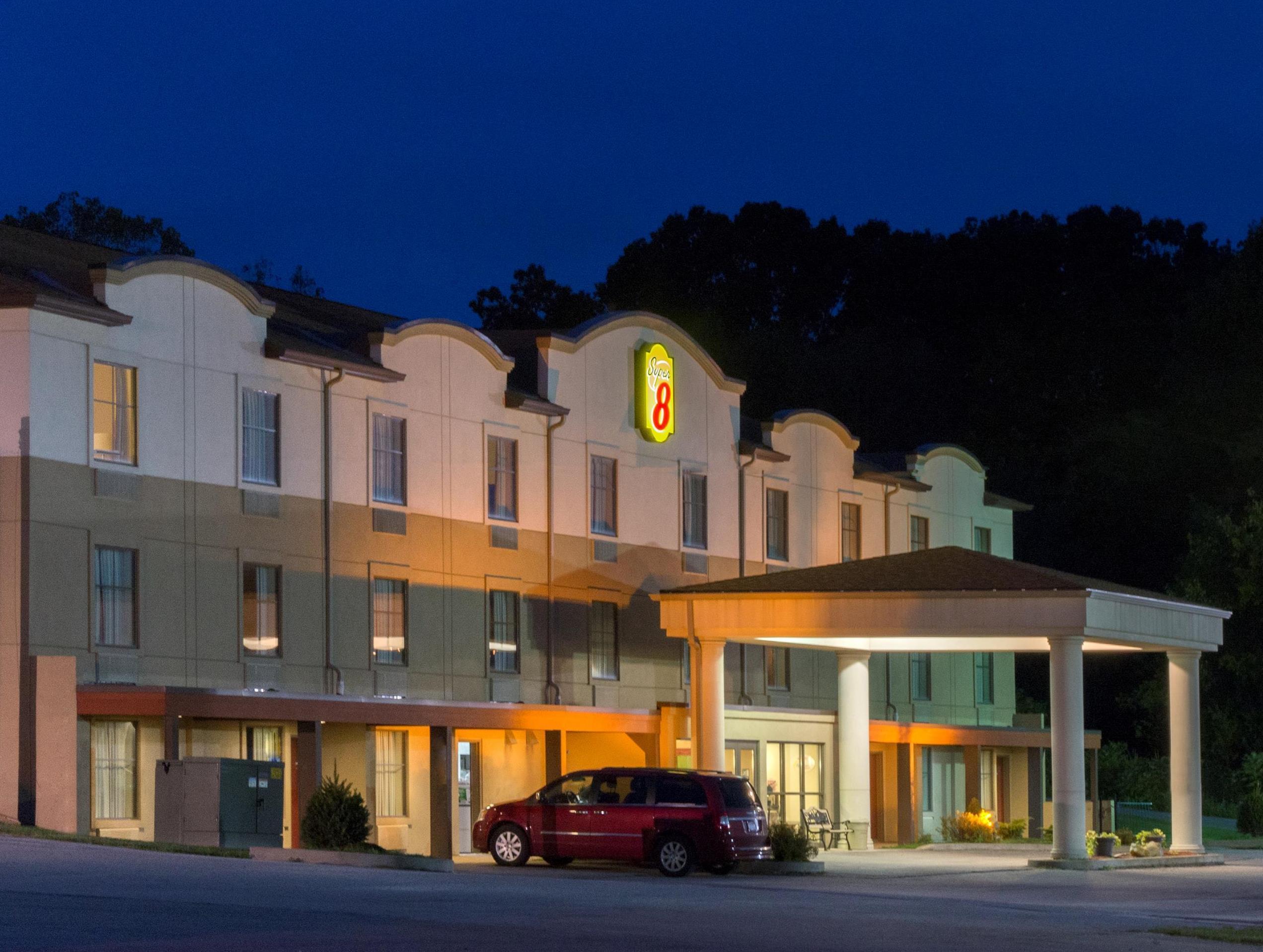 Super 8 By Wyndham Beaver Falls Exteriör bild